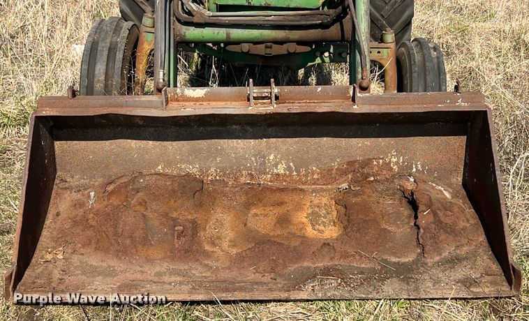 image for item JH9227 John Deere 2640  tractor