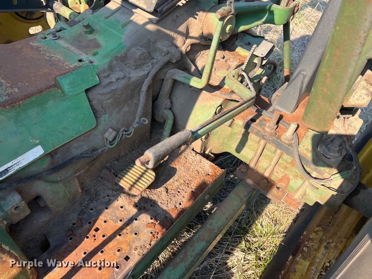 image for item JH9227 John Deere 2640  tractor