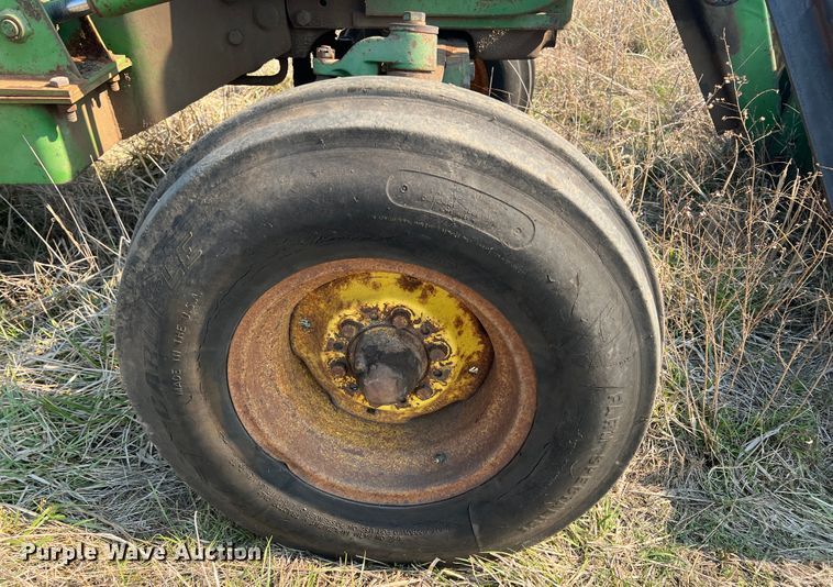 image for item JH9227 John Deere 2640  tractor