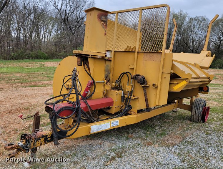 image for item JL9650 HayBuster 2564  bale processor