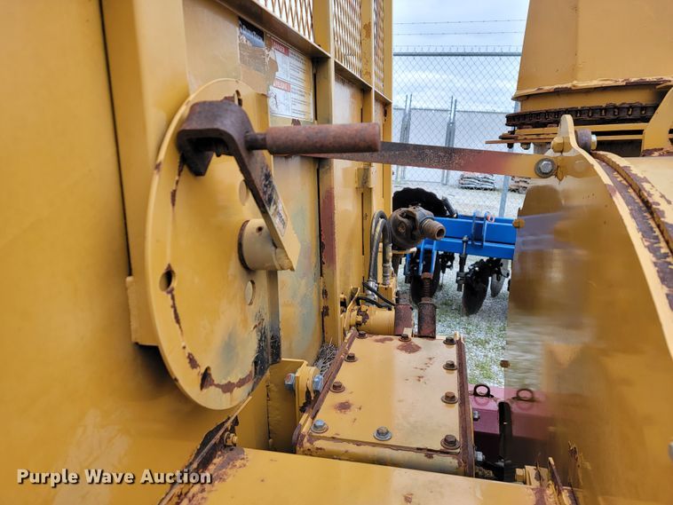 image for item JL9650 HayBuster 2564  bale processor