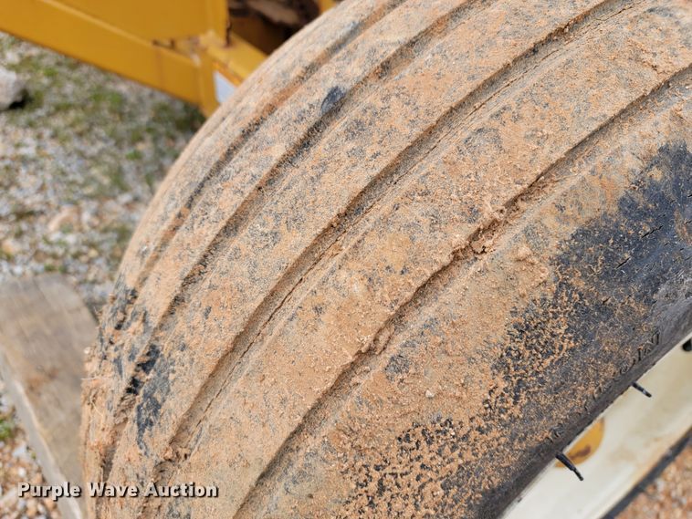 image for item JL9650 HayBuster 2564  bale processor