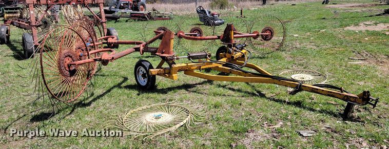 image for item JL9674 Tonutti  hay rake
