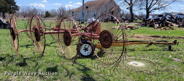 image for item JL9674 Tonutti  hay rake