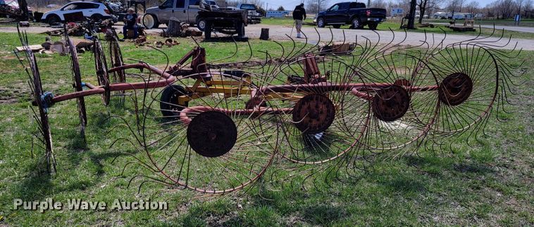 image for item JL9674 Tonutti  hay rake