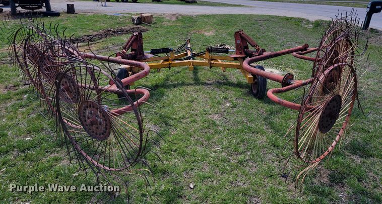 image for item JL9674 Tonutti  hay rake