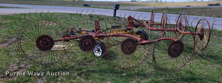 image for item JL9674 Tonutti  hay rake