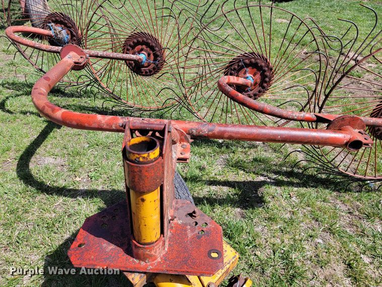 image for item JL9674 Tonutti  hay rake