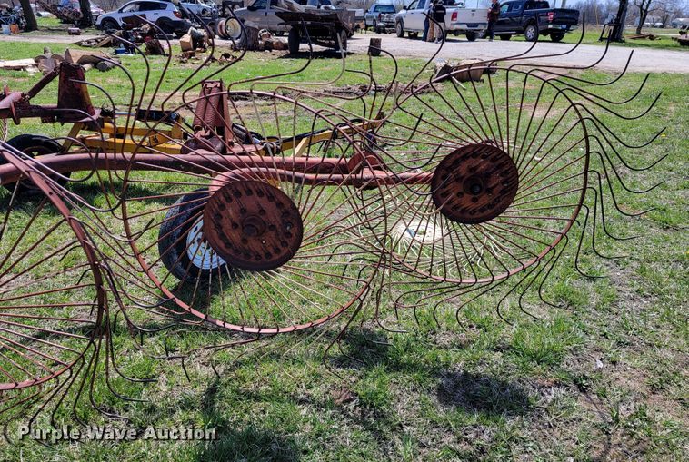 image for item JL9674 Tonutti  hay rake