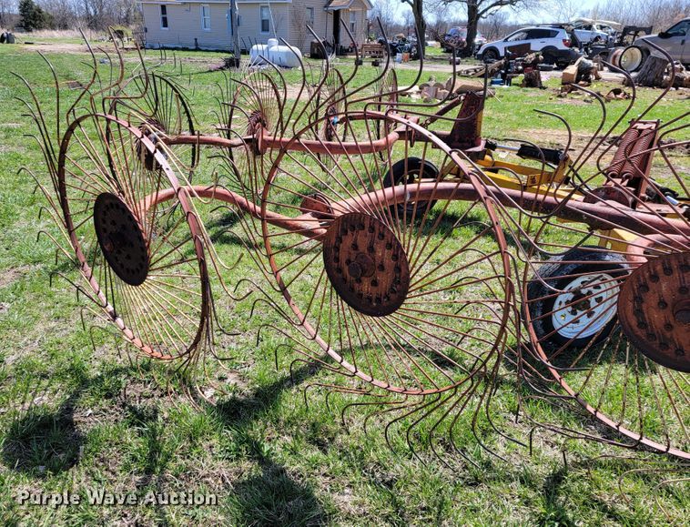 image for item JL9674 Tonutti  hay rake