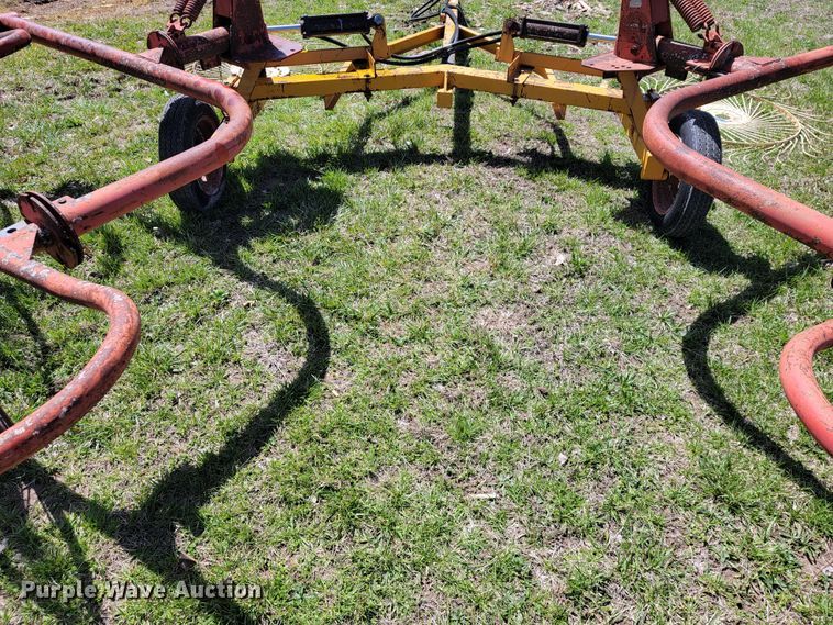 image for item JL9674 Tonutti  hay rake