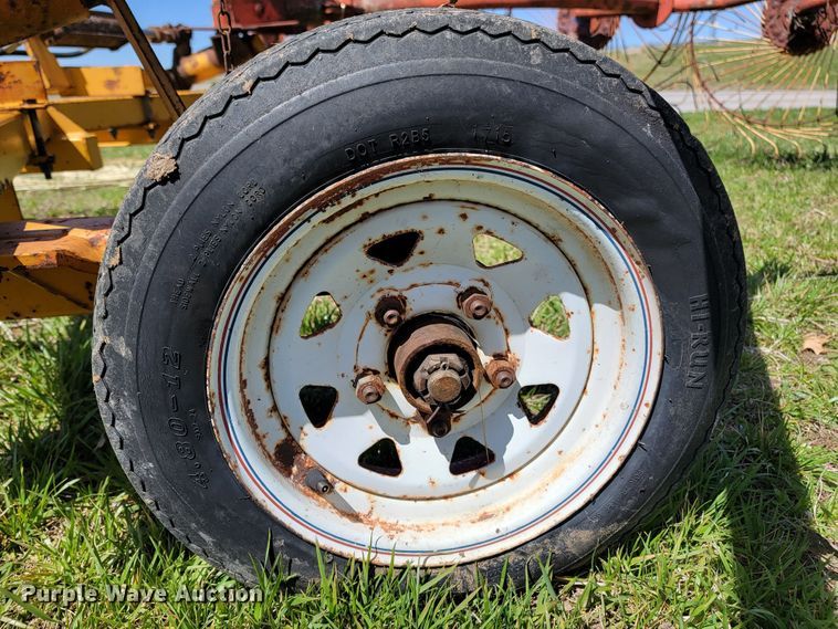 image for item JL9674 Tonutti  hay rake