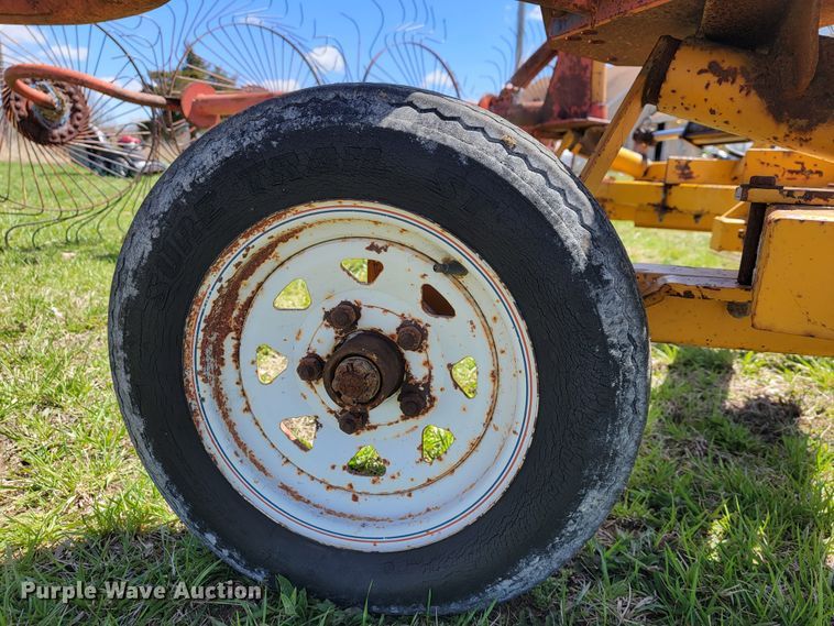 image for item JL9674 Tonutti  hay rake