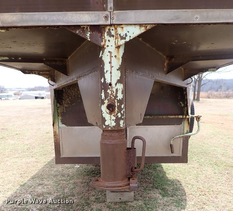 image for item JO9652 WW  livestock trailer