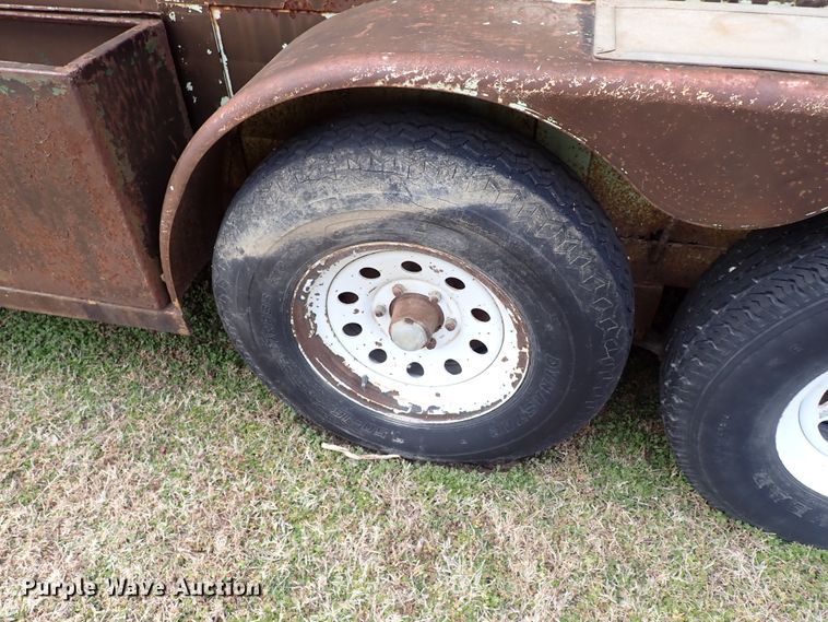 image for item JO9652 WW  livestock trailer