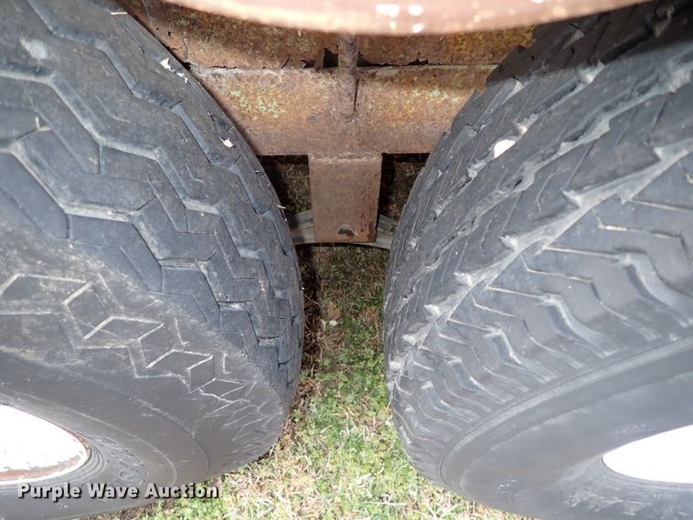image for item JO9652 WW  livestock trailer