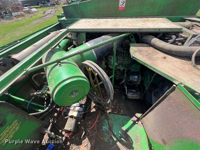 image for item JQ9043 1990 John Deere 9500  combine
