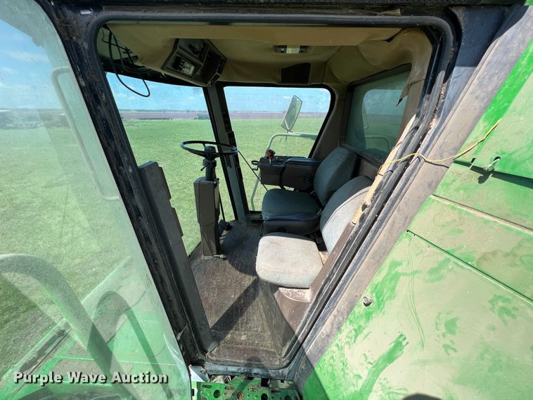 image for item JQ9043 1990 John Deere 9500  combine