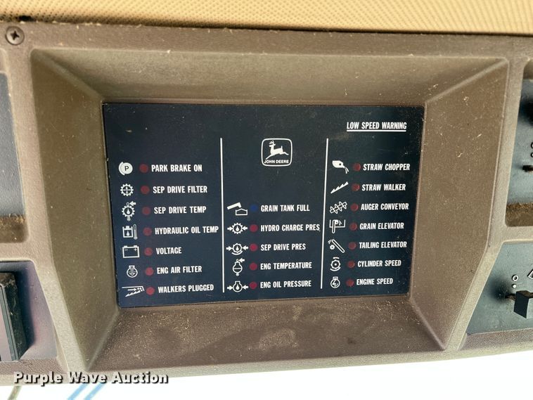 image for item JQ9043 1990 John Deere 9500  combine