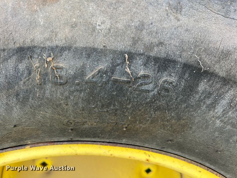 image for item JQ9043 1990 John Deere 9500  combine