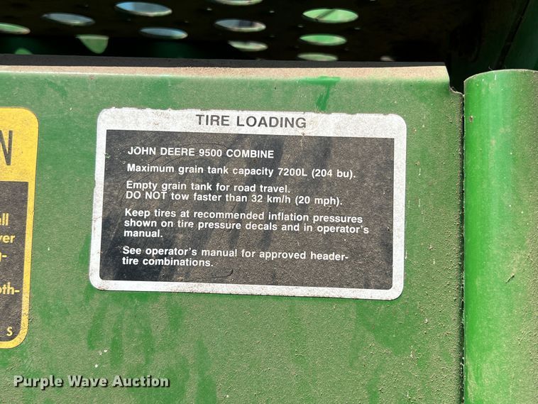 image for item JQ9043 1990 John Deere 9500  combine