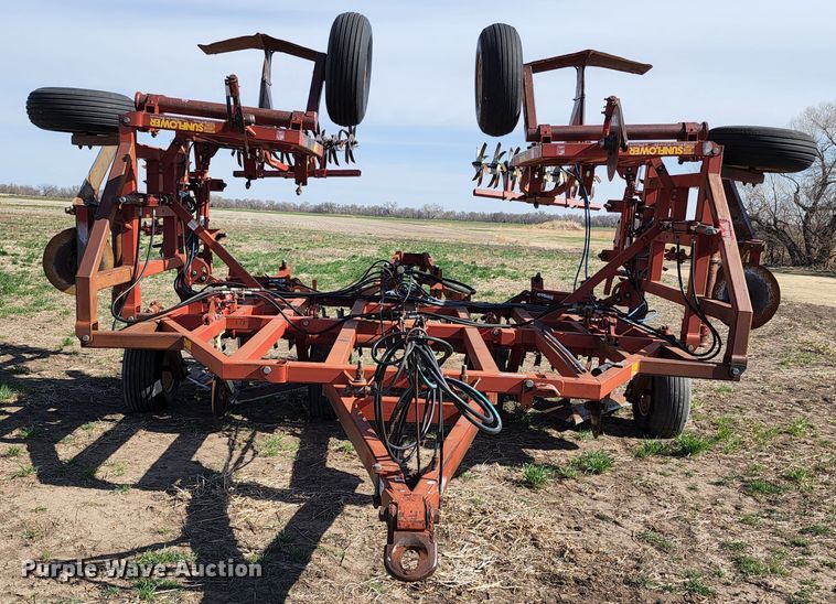 image for item KC9527 Sunflower 3371-33  sweep plow