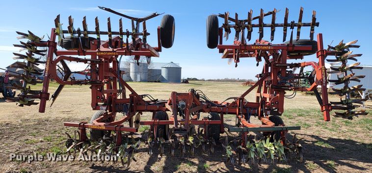 image for item KC9527 Sunflower 3371-33  sweep plow