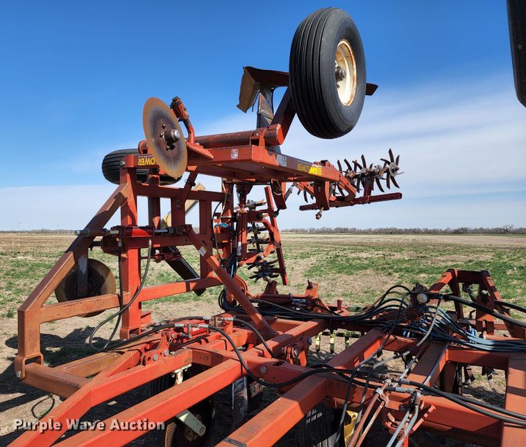 image for item KC9527 Sunflower 3371-33  sweep plow