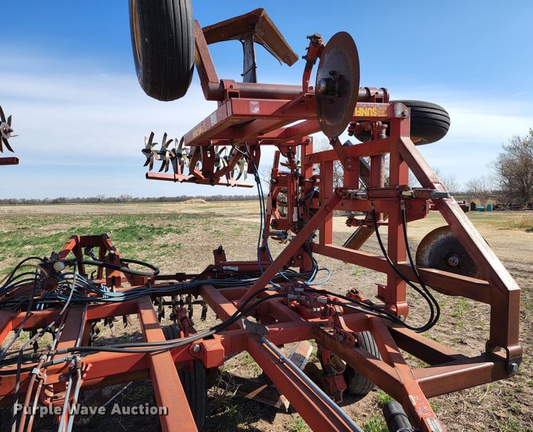 image for item KC9527 Sunflower 3371-33  sweep plow