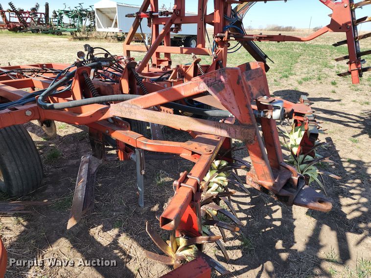 image for item KC9527 Sunflower 3371-33  sweep plow