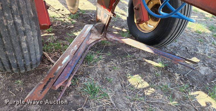 image for item KC9527 Sunflower 3371-33  sweep plow