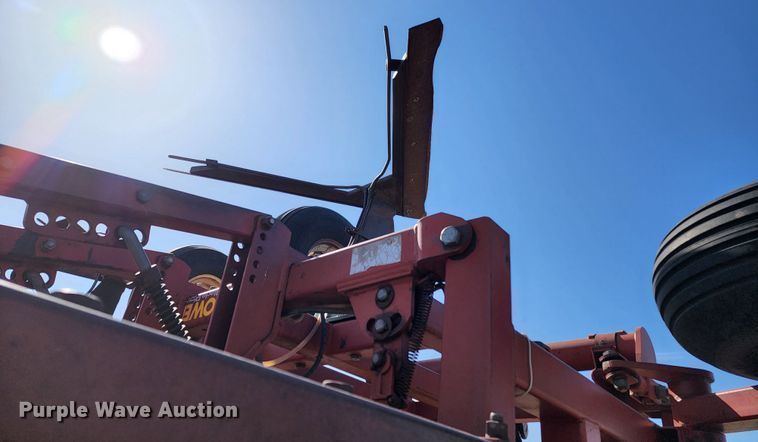 image for item KC9527 Sunflower 3371-33  sweep plow