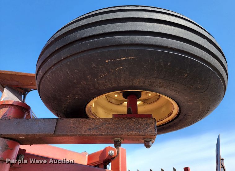 image for item KC9527 Sunflower 3371-33  sweep plow