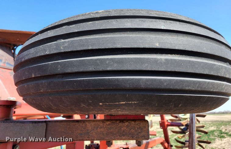 image for item KC9527 Sunflower 3371-33  sweep plow