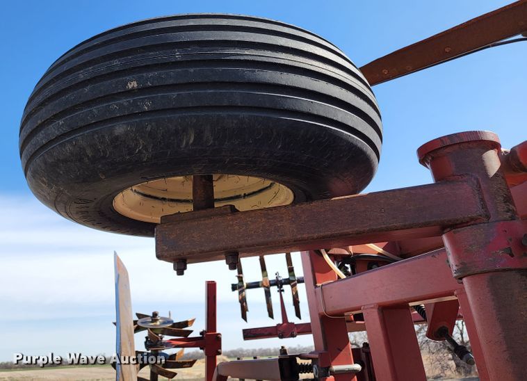 image for item KC9527 Sunflower 3371-33  sweep plow