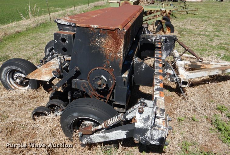 image for item KP9239 (3) grain drills