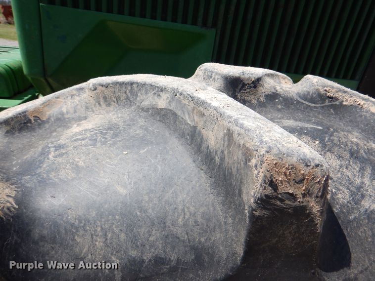 image for item KP9242 1989 John Deere 4955  MFWD tractor