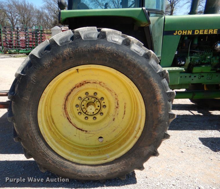 image for item KP9242 1989 John Deere 4955  MFWD tractor