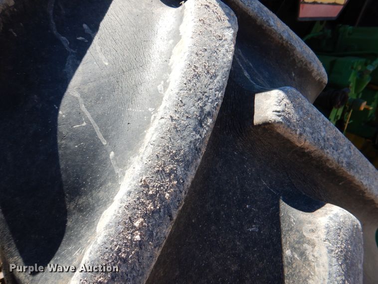 image for item KP9242 1989 John Deere 4955  MFWD tractor