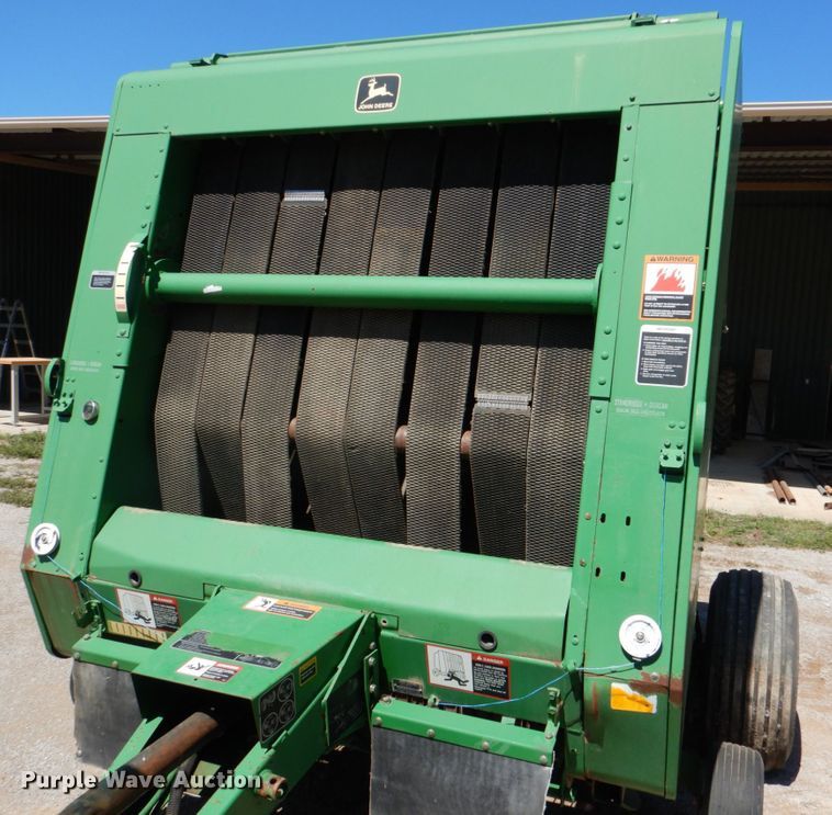 image for item KP9243 1998 John Deere 566  round baler