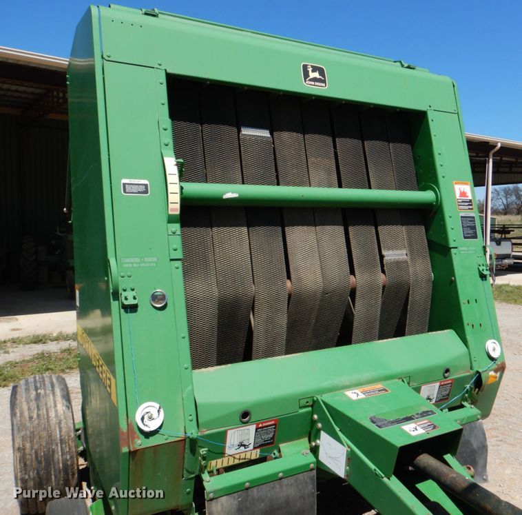 image for item KP9243 1998 John Deere 566  round baler