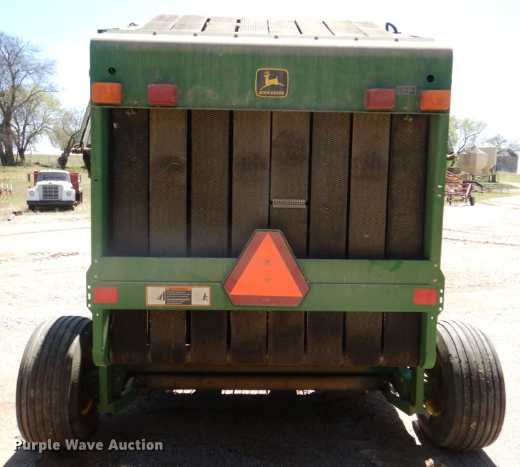 image for item KP9243 1998 John Deere 566  round baler