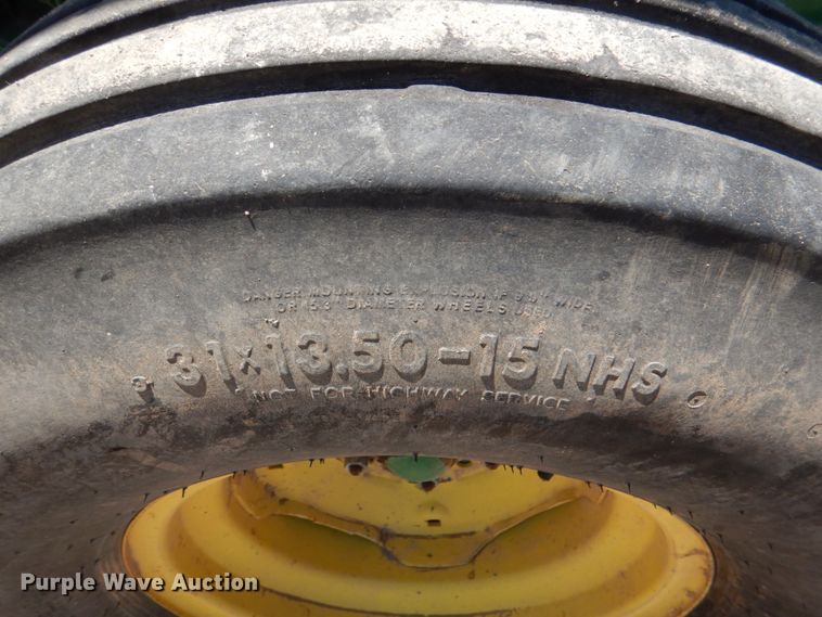 image for item KP9243 1998 John Deere 566  round baler