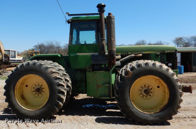 image for item KP9246 1983 John Deere 8650  4WD tractor