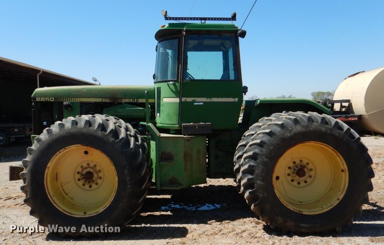 image for item KP9246 1983 John Deere 8650  4WD tractor
