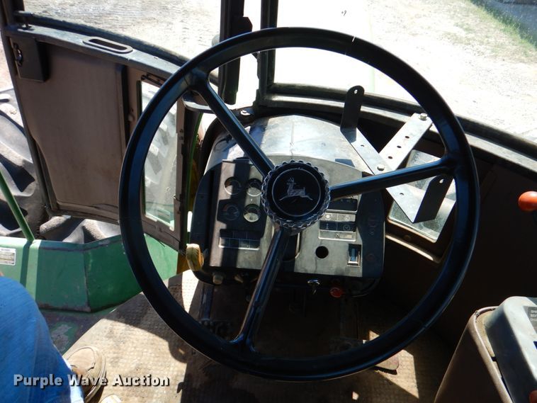 image for item KP9246 1983 John Deere 8650  4WD tractor