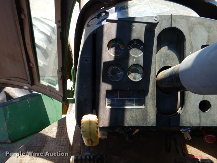 image for item KP9246 1983 John Deere 8650  4WD tractor