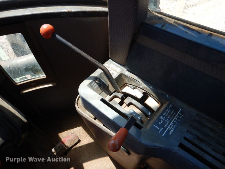 image for item KP9246 1983 John Deere 8650  4WD tractor