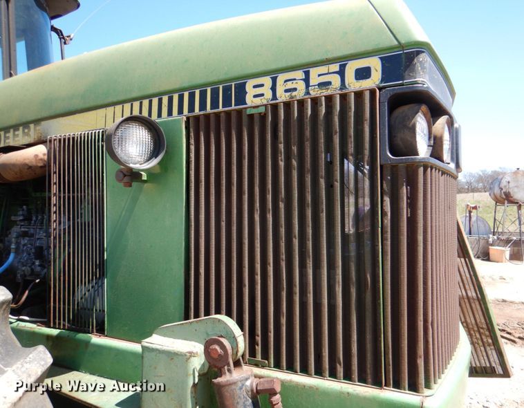 image for item KP9246 1983 John Deere 8650  4WD tractor