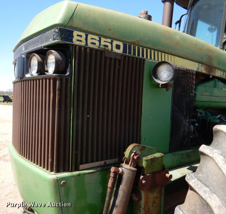 image for item KP9246 1983 John Deere 8650  4WD tractor